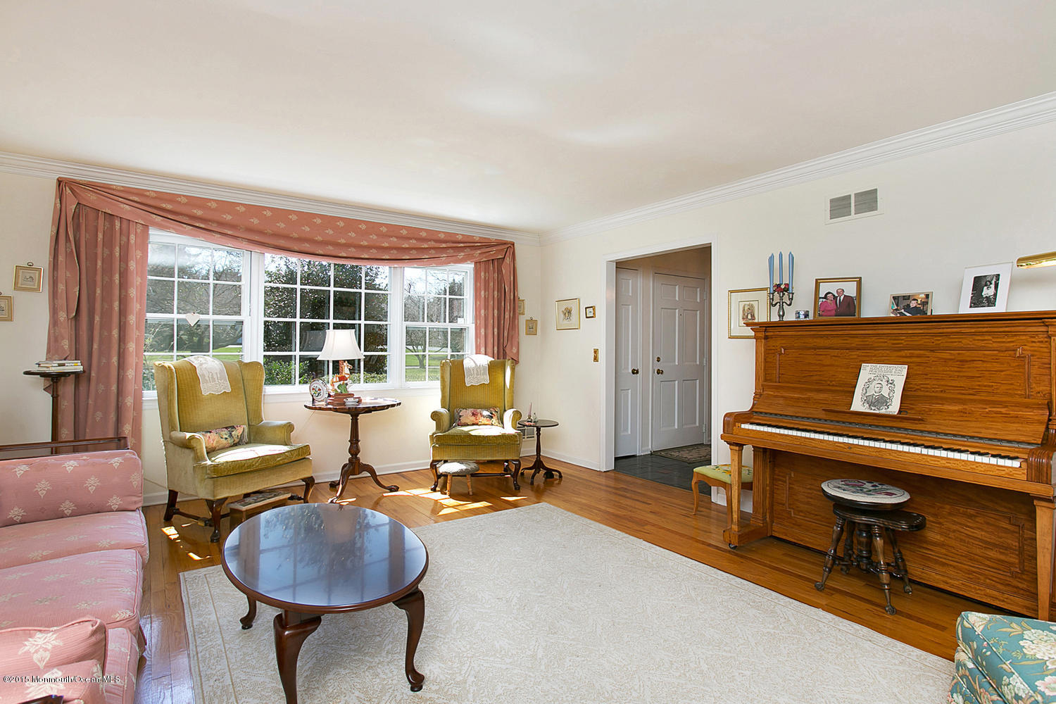 9 Woods End Road Rumson, NJ 07760 - Photo 4 of 19 Living Room