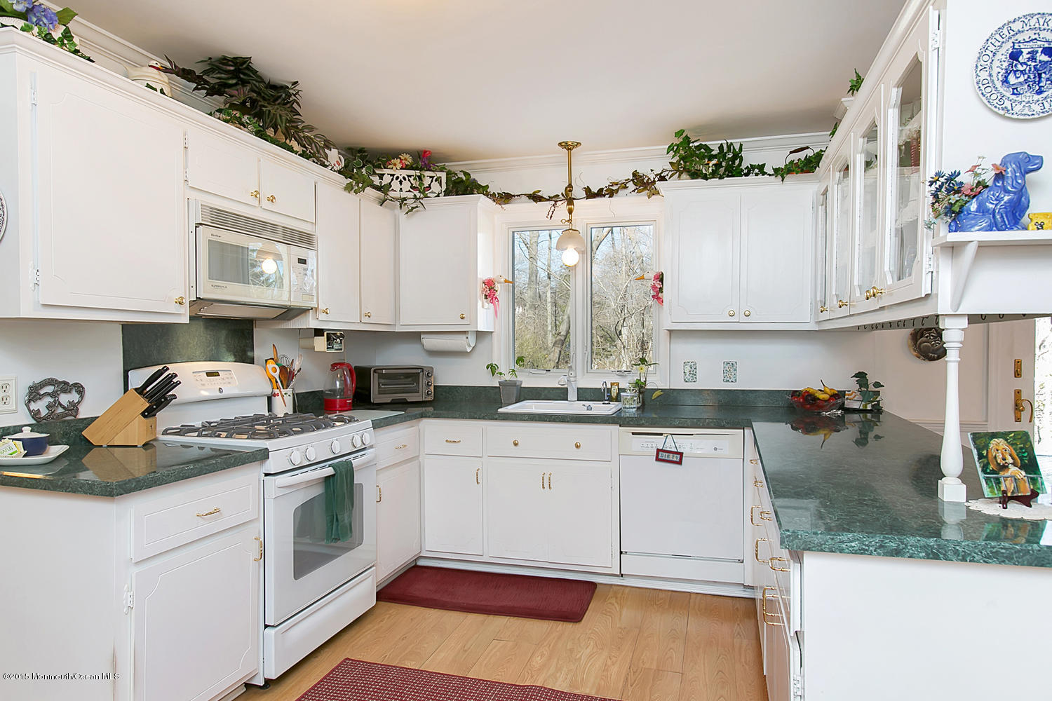 9 Woods End Road Rumson, NJ 07760 - Photo 10 of 19 Kitchen