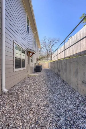 $2,200 | 1419 Avenue North, Unit 5, Huntsville, TX 77340