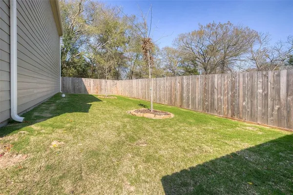 $2,200 | 1419 Avenue North, Unit 5, Huntsville, TX 77340