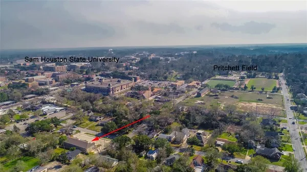 $2,200 | 1419 Avenue North, Unit 5, Huntsville, TX 77340