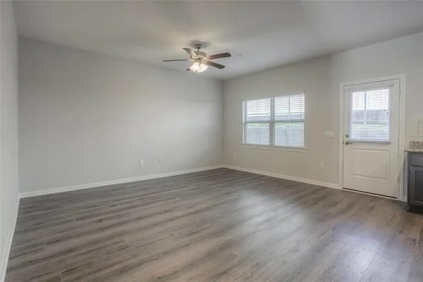 $2,200 | 1419 Avenue North, Unit 5, Huntsville, TX 77340