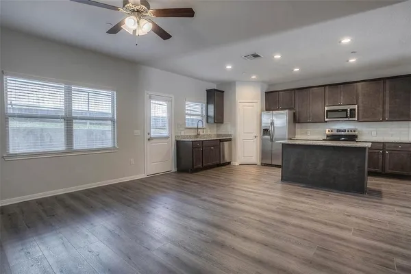 $2,200 | 1419 Avenue North, Unit 5, Huntsville, TX 77340