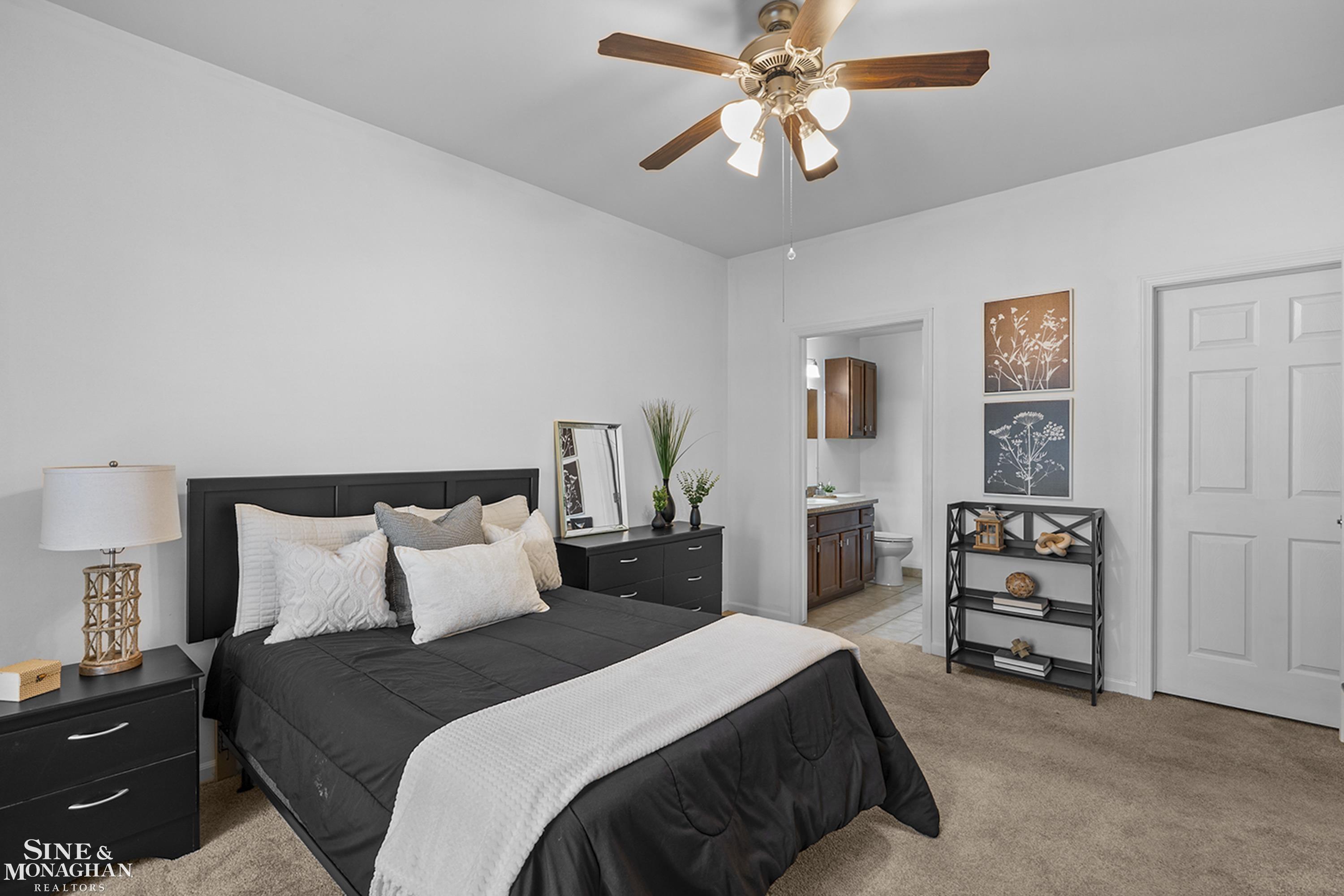29981 Fox Run Circle Warren, MI 48092 - Photo 24 of 34 50213994-4930c6d7-bc41-4e53-ae7b-931157376096.JPG