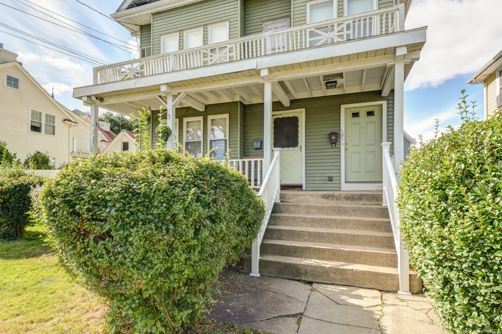 181-183 Jackson Road Newton, MA 02458 - Photo 3 of 30 Gallery Image 3