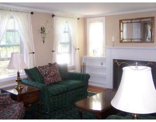30 Keeling Road Wakefield, MA 01880 - Photo 4 of 8 Gallery Image 4