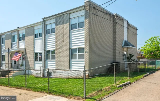 $1,500 | 3400 Ashfield Lane, Unit 1, Philadelphia, PA 19114
