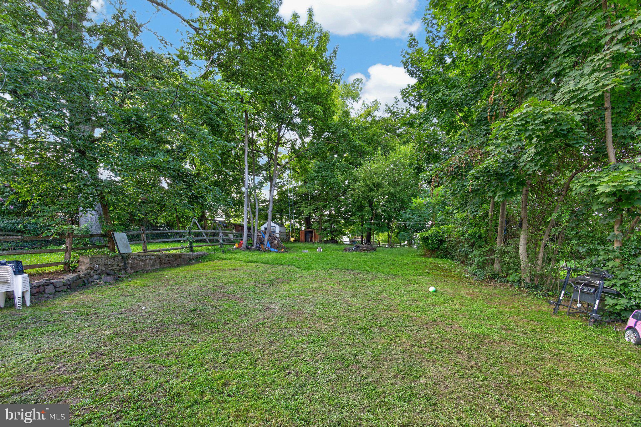 129 Hall Street Spring City, PA 19475 - Photo 23 of 24 Backyard