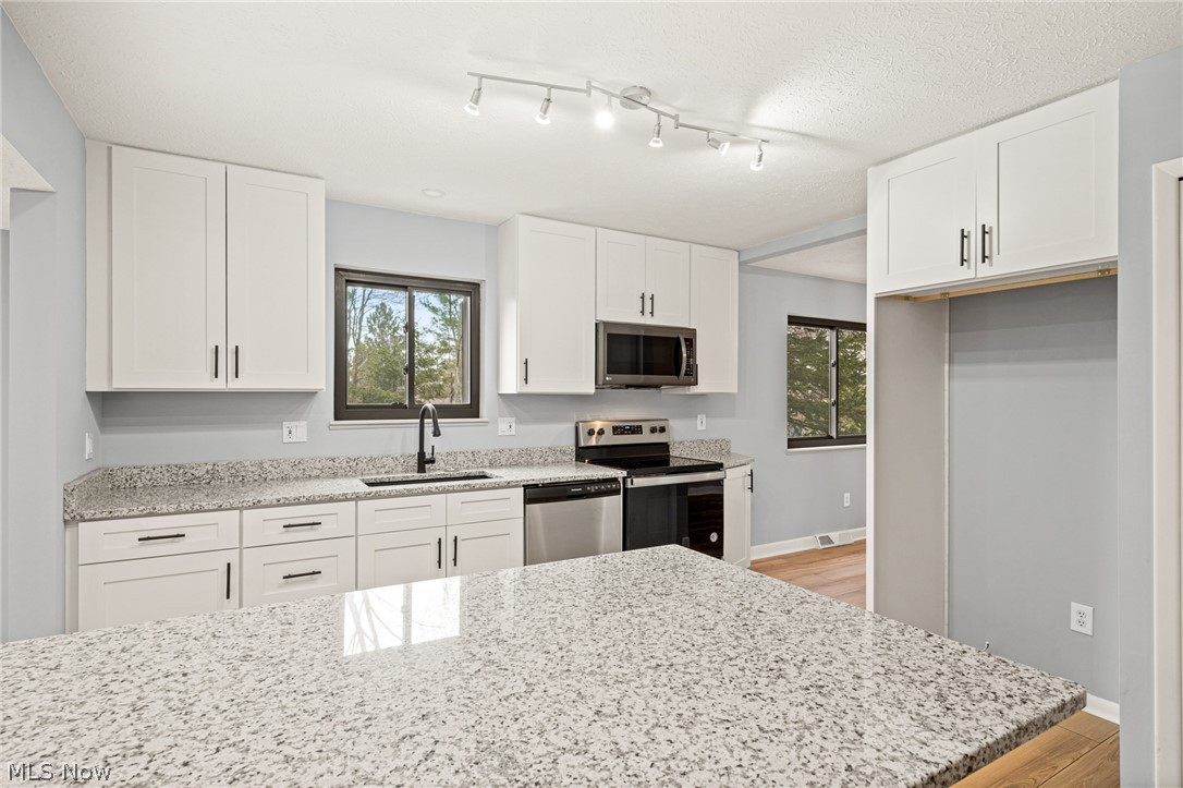 13710 Boston Road Strongsville, OH 44136 - Photo 6 of 24 Gallery Image 6