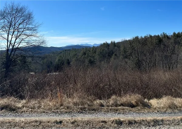 $129,900 | 3 Summit View Parkway, Spruce Pine, NC 28777