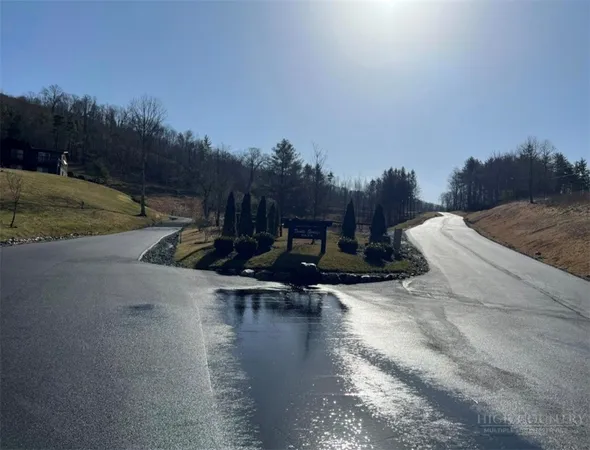 $129,900 | 3 Summit View Parkway, Spruce Pine, NC 28777