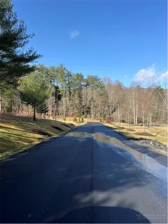 $129,900 | 3 Summit View Parkway, Spruce Pine, NC 28777