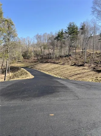 $129,900 | 3 Summit View Parkway, Spruce Pine, NC 28777