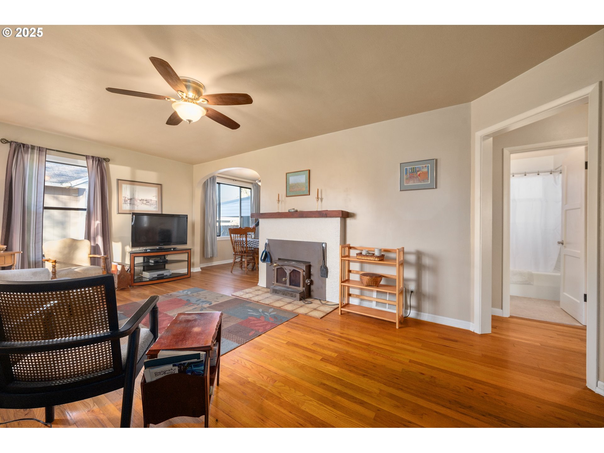 1358 Southwest Levens Street Dallas, OR 97338 - Photo 13 of 40 Gallery Image 13