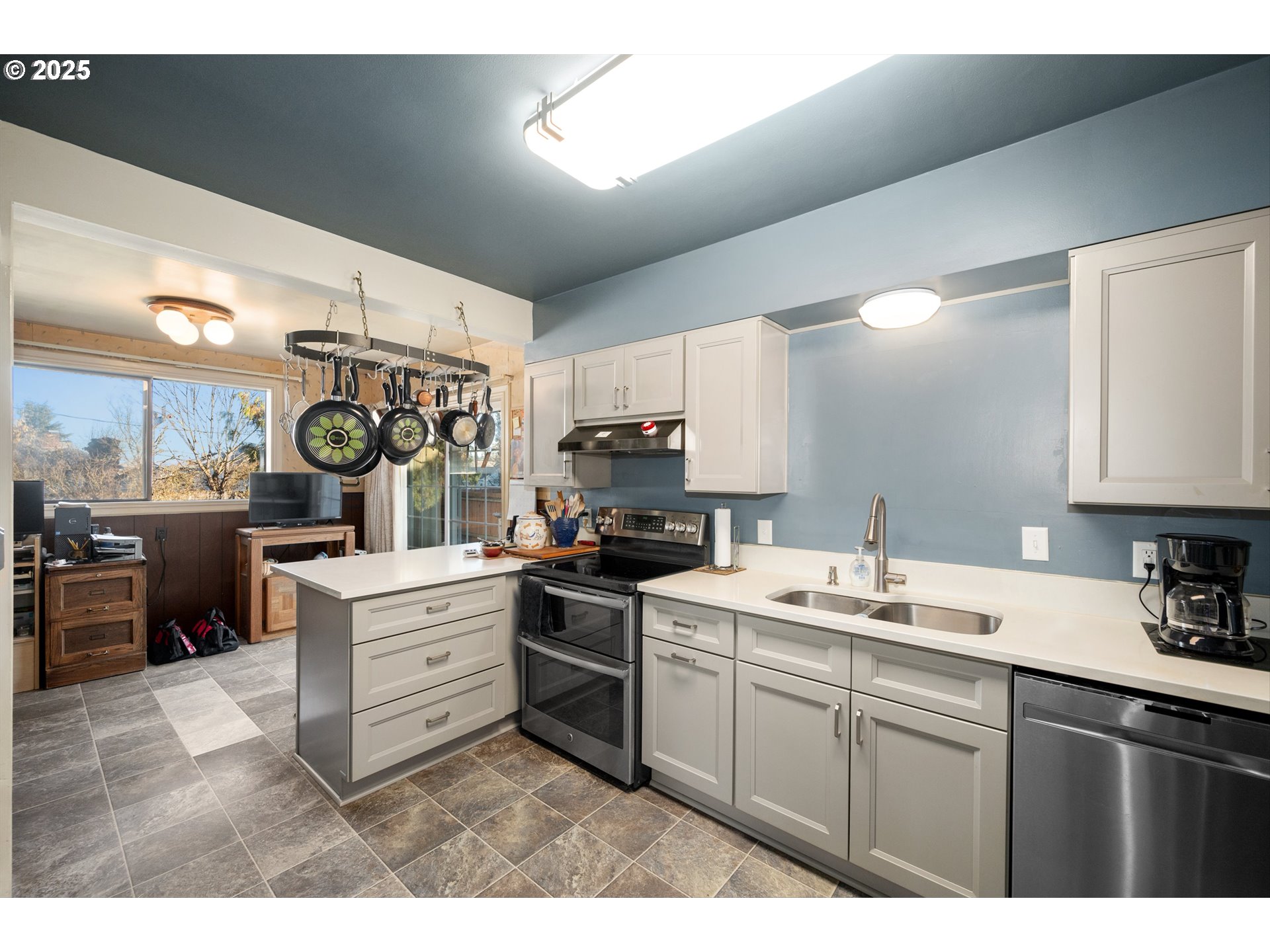 1358 Southwest Levens Street Dallas, OR 97338 - Photo 6 of 40 Gallery Image 6