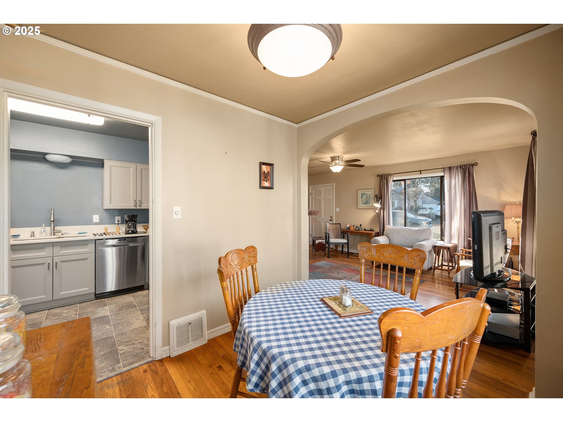 1358 Southwest Levens Street Dallas, OR 97338 - Photo 10 of 40 Gallery Image 10