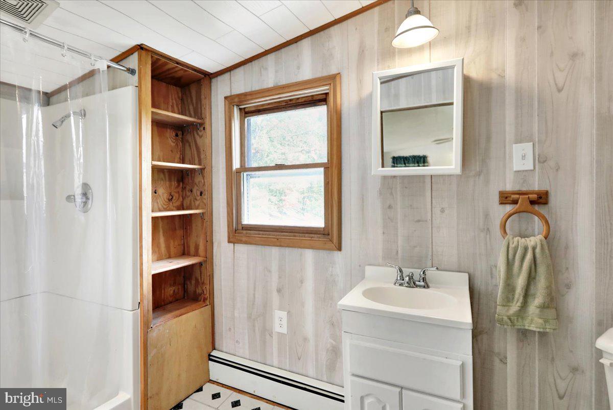 286 Spies Church Road Reading, PA 19606 - Photo 43 of 47 3rd Floor Master Bathroom