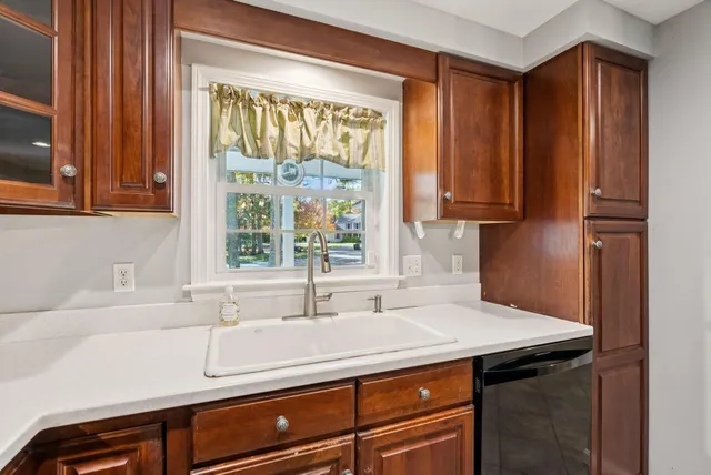 $529,900 | 22 Winchester Court, Unit 22, Kennebunk, ME 04043