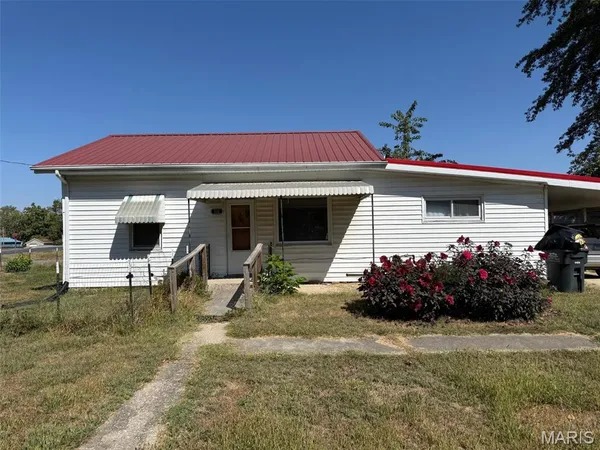 $31,500 | 316 West 5th Street, St. Elmo, IL 62458