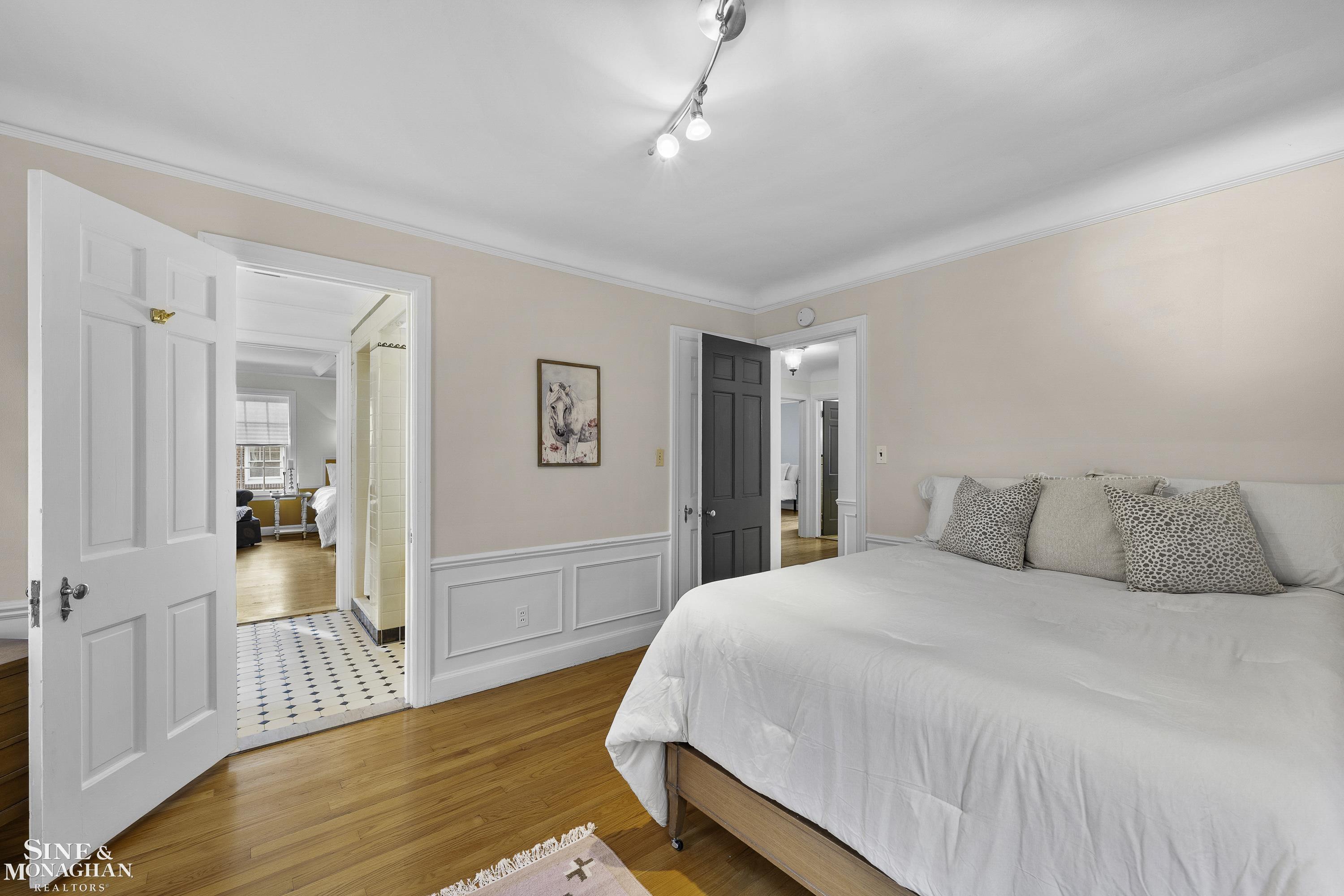 1385 Devonshire Road Grosse Pointe, MI 48230 - Photo 34 of 57 50160542-FA3F37B0-4A4A-48B4-9C5E-ECC7C9C2549B.JPG