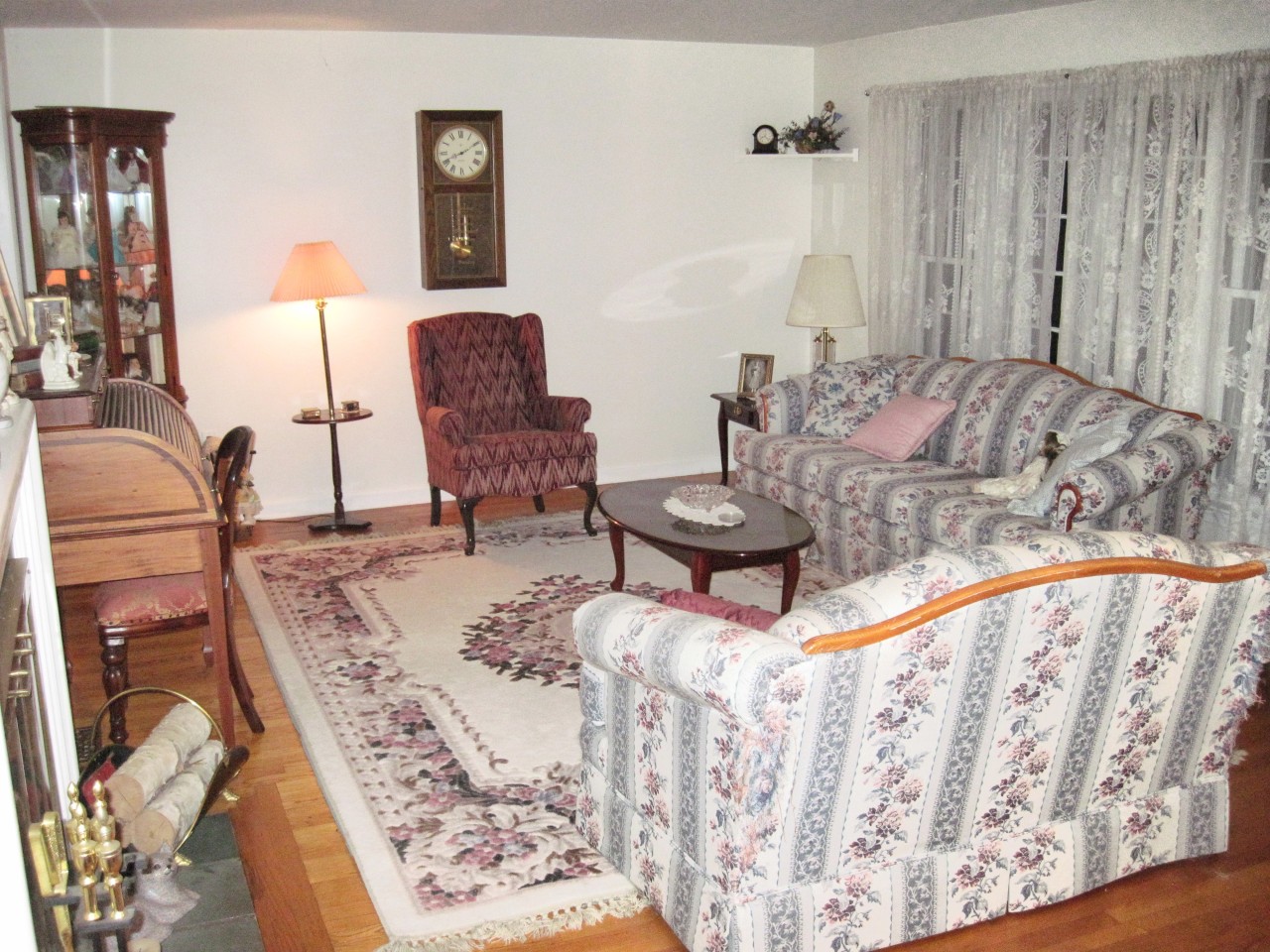 685 Holmes Road Pittsfield, MA 01201 - Photo 5 of 17 Living Room View 1