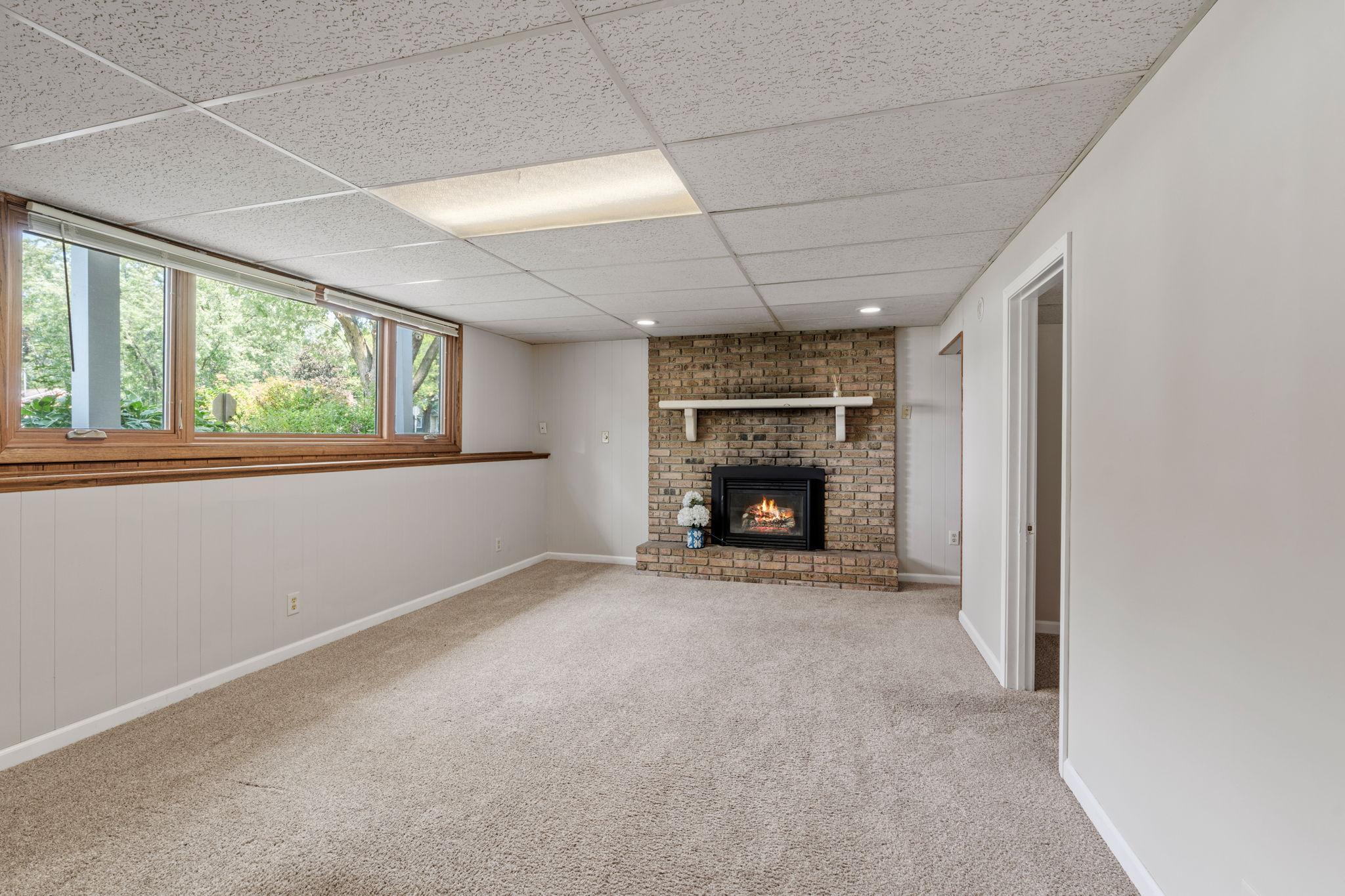 444 County Rd B East Maplewood, MN 55117 - Photo 32 of 53 Gallery Image 32