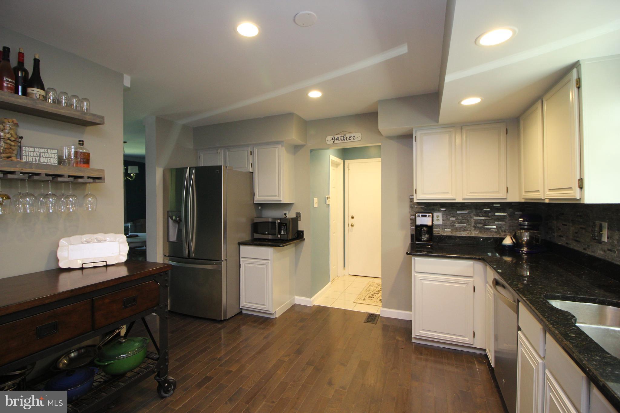8543 Autumn Rust Road Ellicott City, MD 21043 - Photo 8 of 30 Kitchen