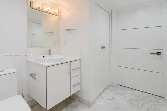 $7,850 | 19195 Northeast 36th Court, Unit 2707, Aventura, FL 33180