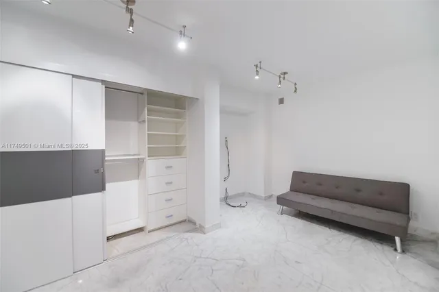 $7,850 | 19195 Northeast 36th Court, Unit 2707, Aventura, FL 33180