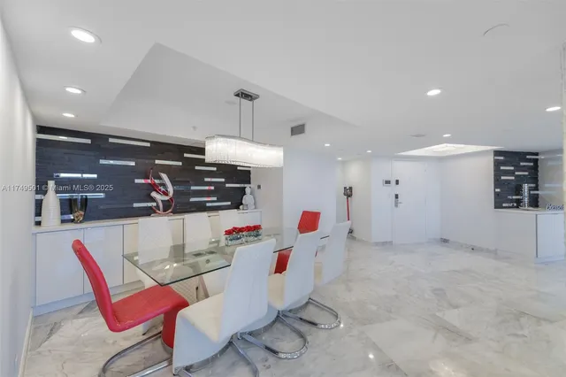 $7,850 | 19195 Northeast 36th Court, Unit 2707, Aventura, FL 33180