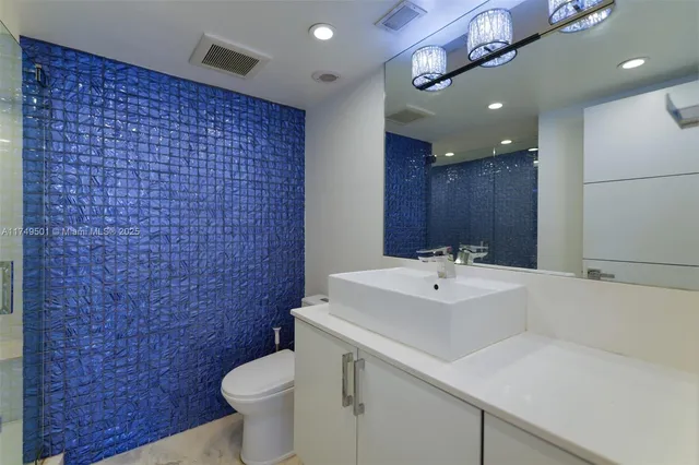 $7,850 | 19195 Northeast 36th Court, Unit 2707, Aventura, FL 33180