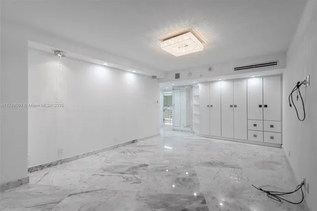 $7,850 | 19195 Northeast 36th Court, Unit 2707, Aventura, FL 33180