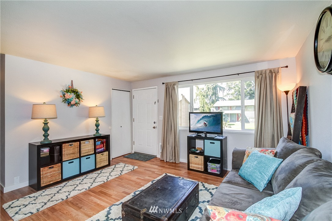 3630 199th Street Southeast Bothell, WA 98012 - Photo 4 of 15