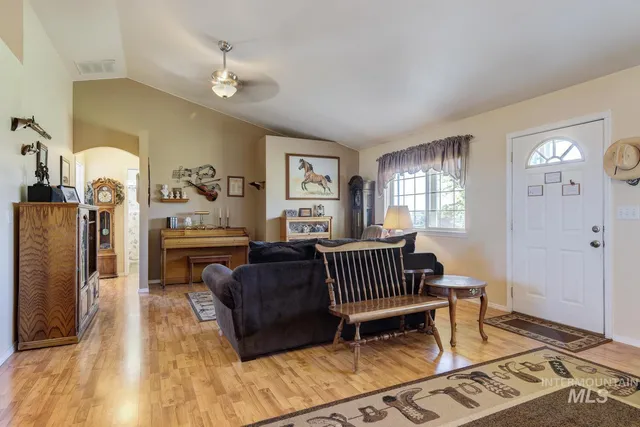 $800,000 | 9177 Brill Road, Emmett, ID 83617