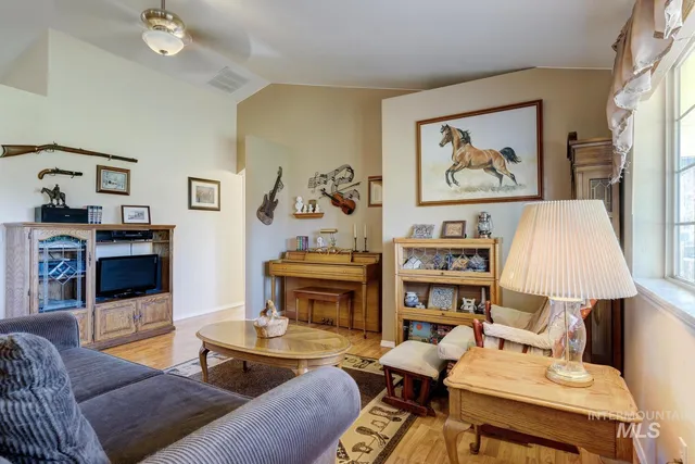 $800,000 | 9177 Brill Road, Emmett, ID 83617