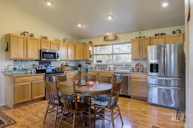 $800,000 | 9177 Brill Road, Emmett, ID 83617