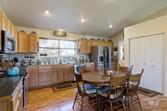 $800,000 | 9177 Brill Road, Emmett, ID 83617