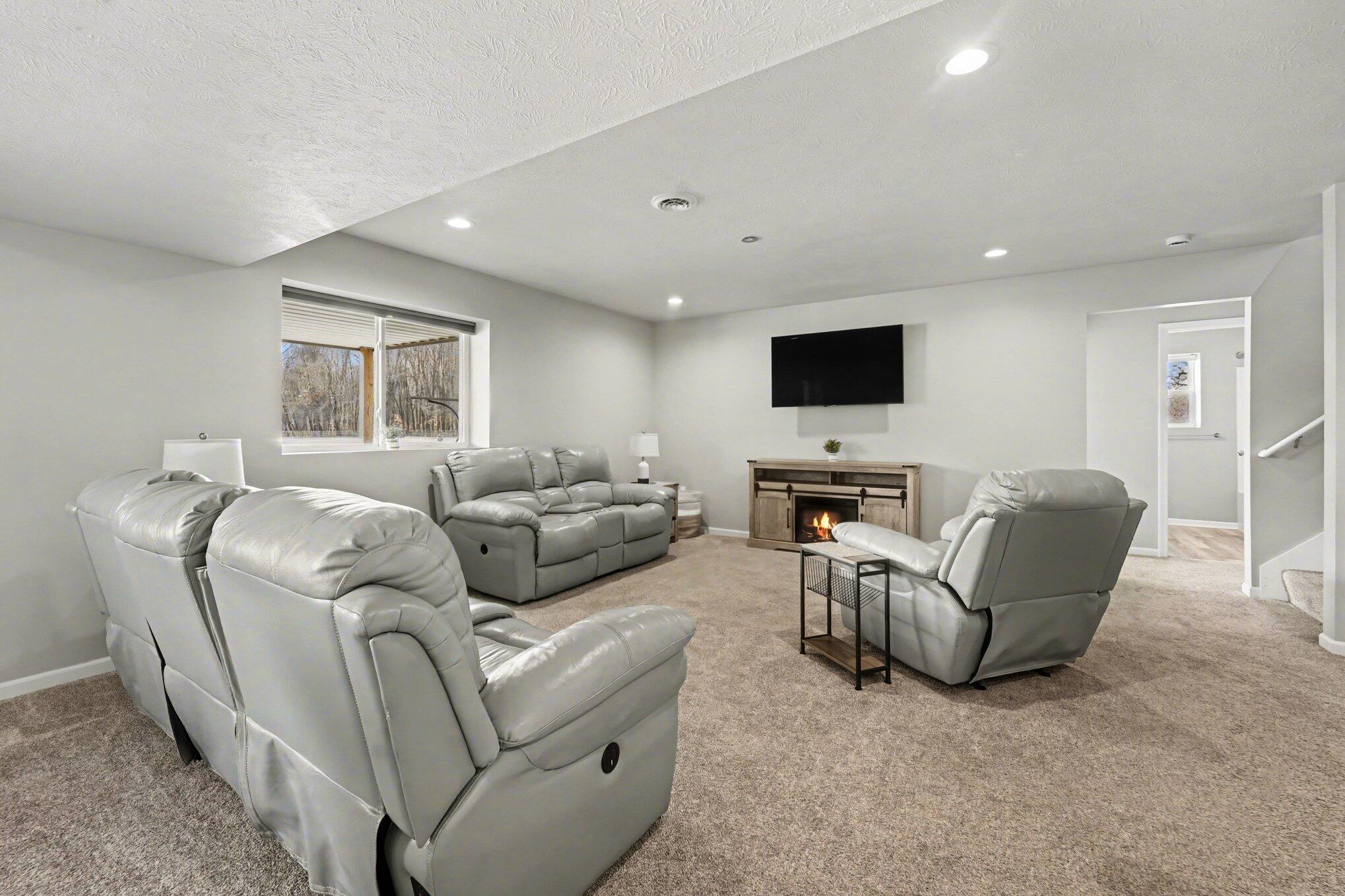 7450 19 Mile Road Northeast Cedar Springs, MI 49319 - Photo 22 of 34 Extra Living or Entertaining Space!