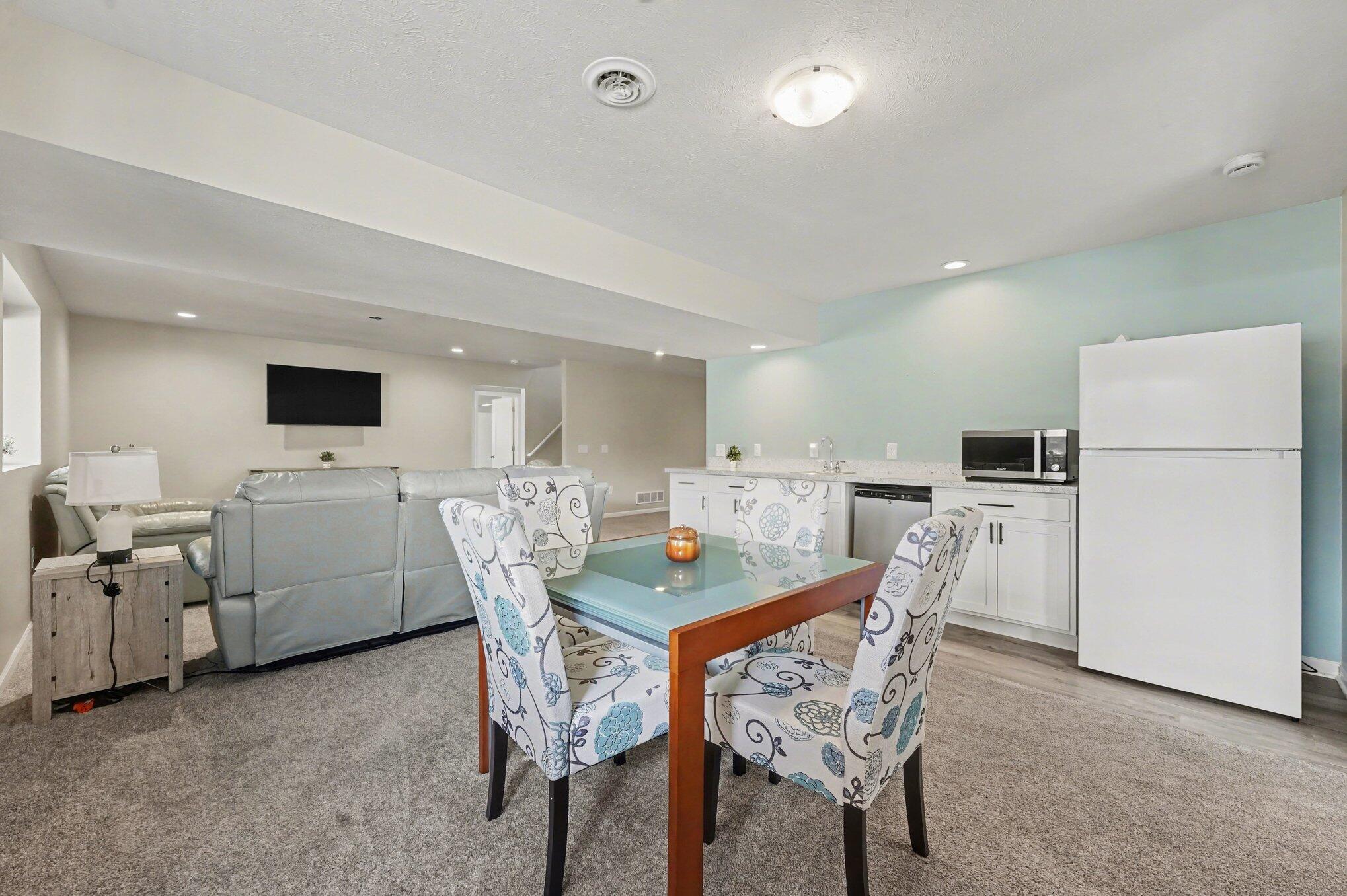 7450 19 Mile Road Northeast Cedar Springs, MI 49319 - Photo 23 of 34 Kitchenette!