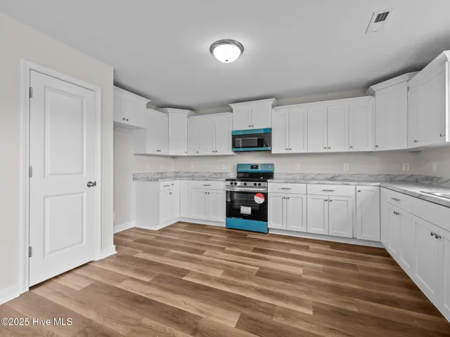 $368,900 | 803 Tupelo Tree Drive, Hubert, NC 28539