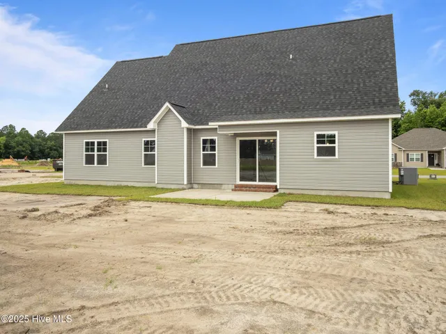 $368,900 | 803 Tupelo Tree Drive, Hubert, NC 28539