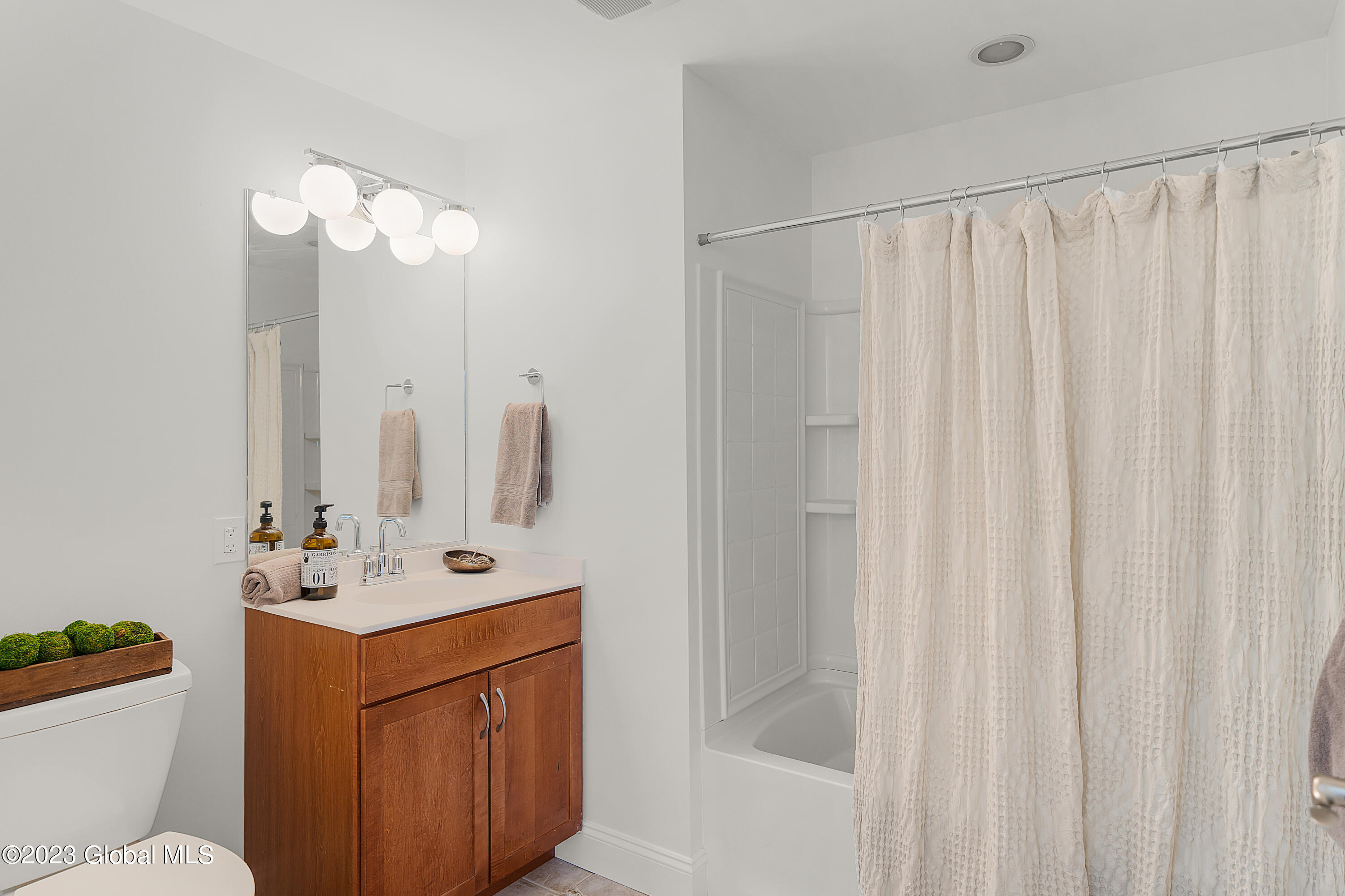 65 3rd Street, Unit 503 Troy, NY 12180 - Photo 19 of 27 EMO01256