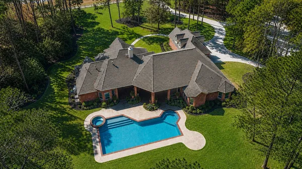 $1,785,000 | 11302 Lake Forest Drive, Conroe, TX 77384