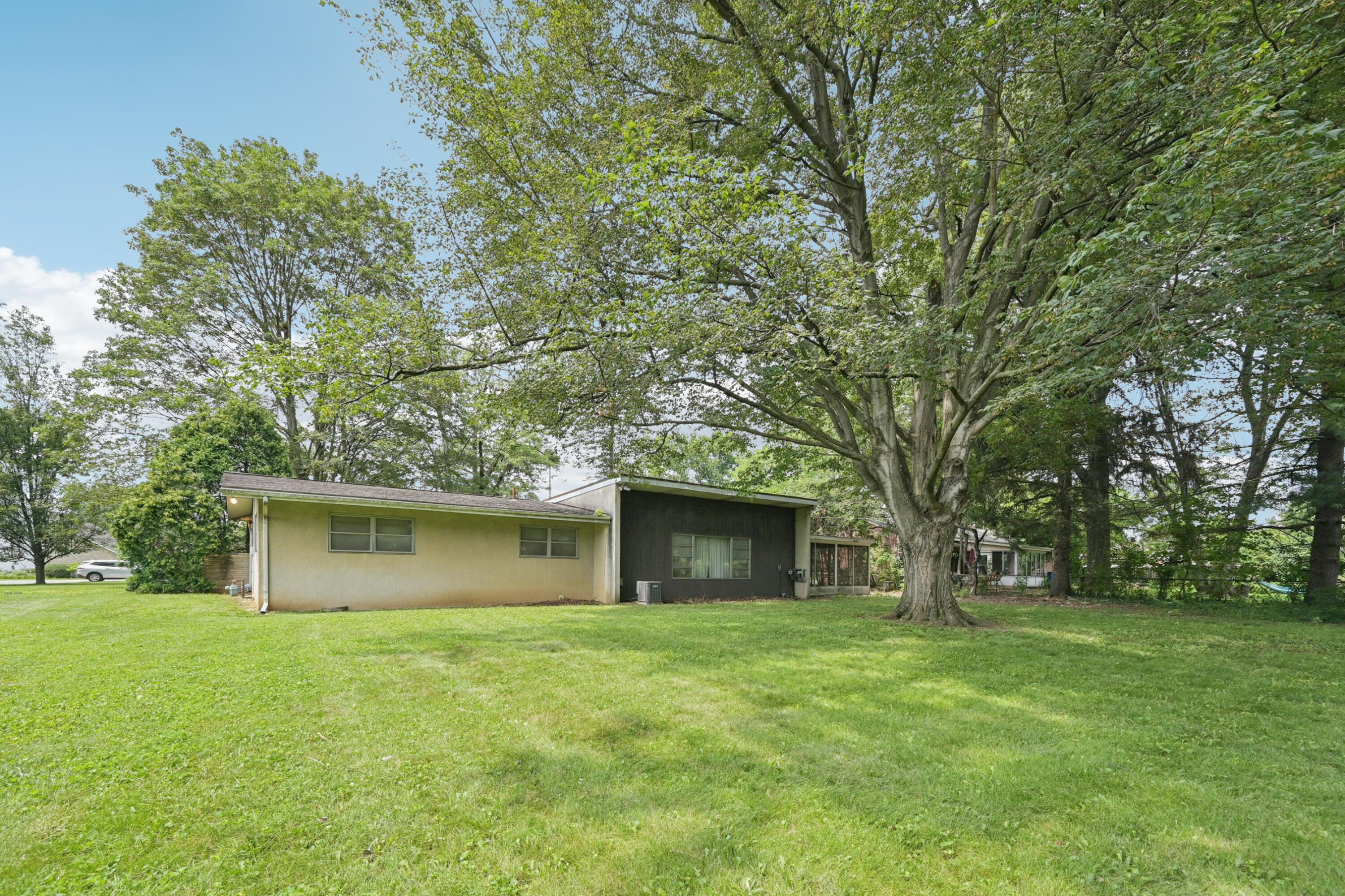 1068 McNaughten Road Columbus, OH 43213 - Photo 8 of 11 back