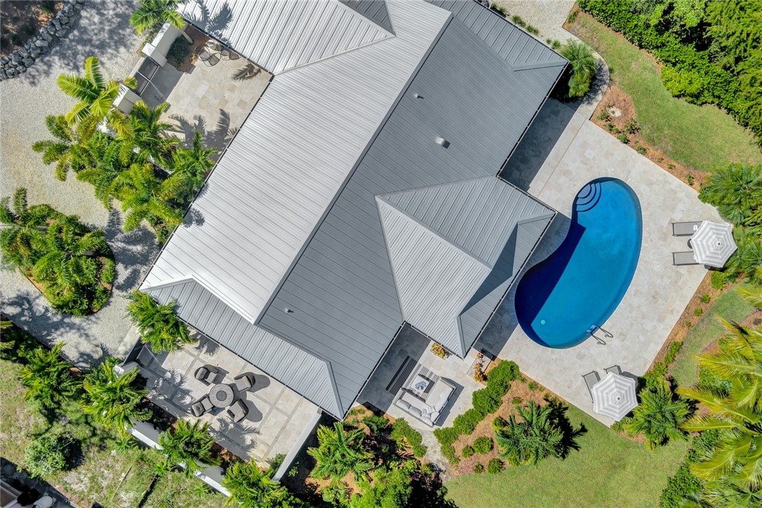 525 Banyan Road Vero Beach, FL 32963 - Photo 4 of 36 a view of entryway with garden