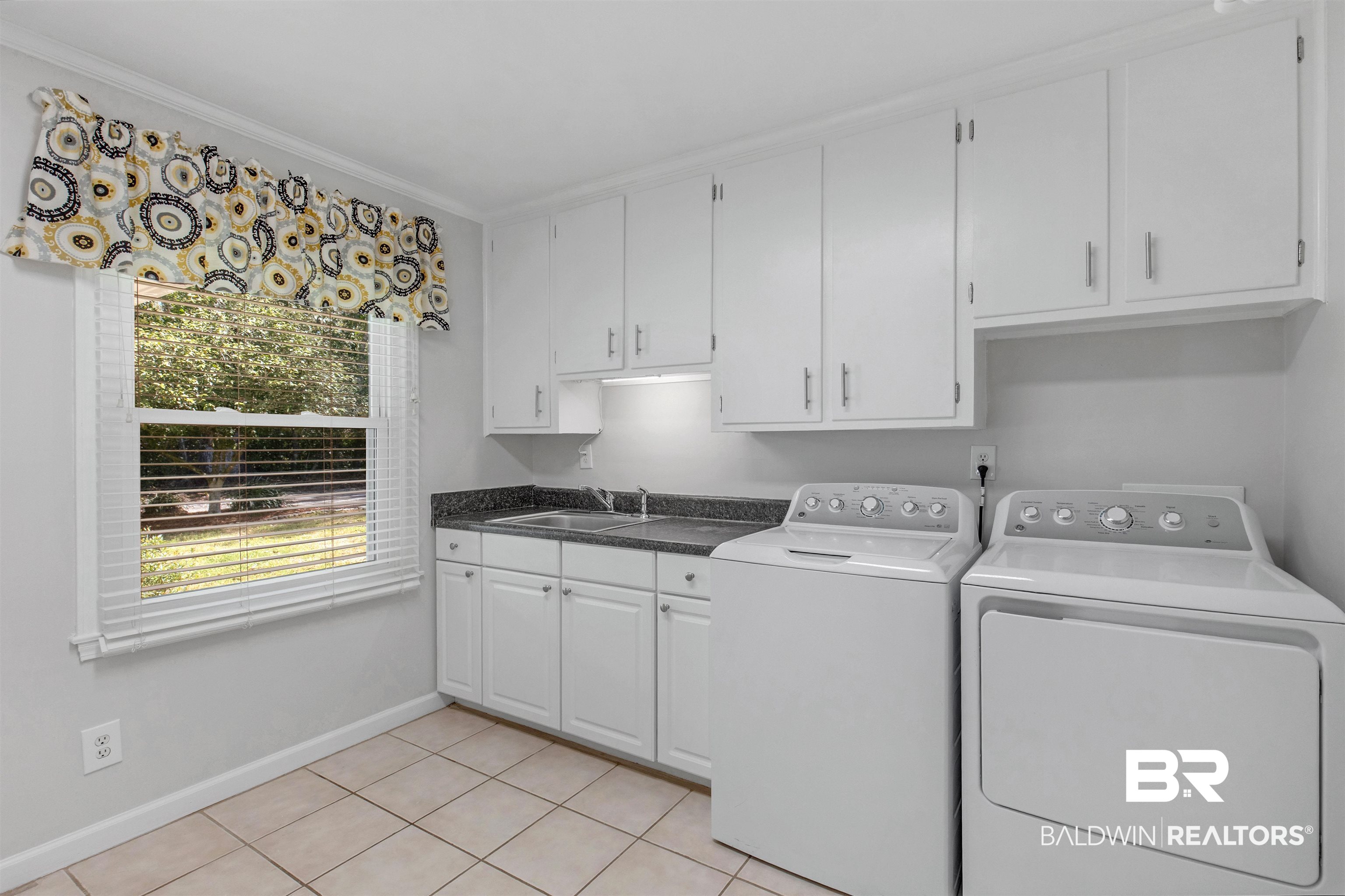 3070 Riverside Drive West Mobile, AL 36605 - Photo 20 of 47