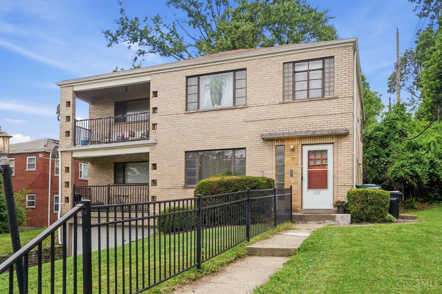 6211 Paddock Road Cincinnati, OH 45216 - Photo 4 of 80