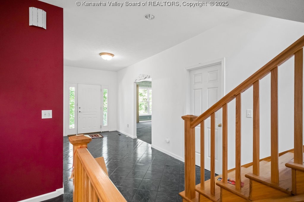 345 Meda Lane Elkview, WV 25071 - Photo 4 of 40 Entery way