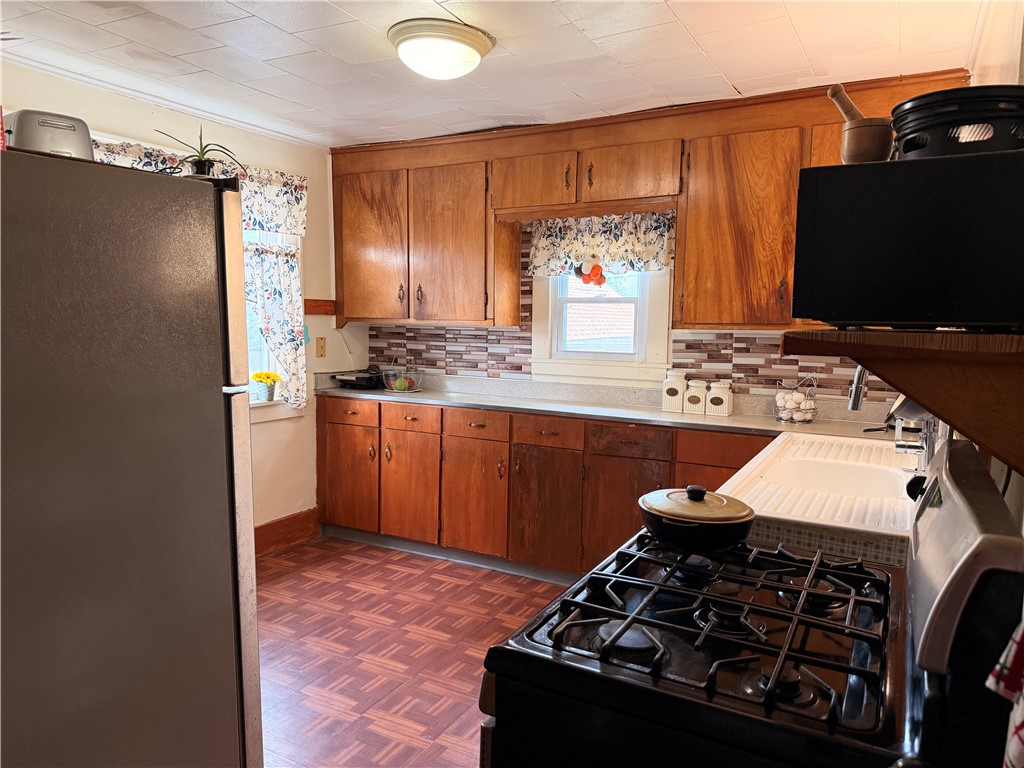 142 Rockview Terrace Rochester, NY 14606 - Photo 10 of 16