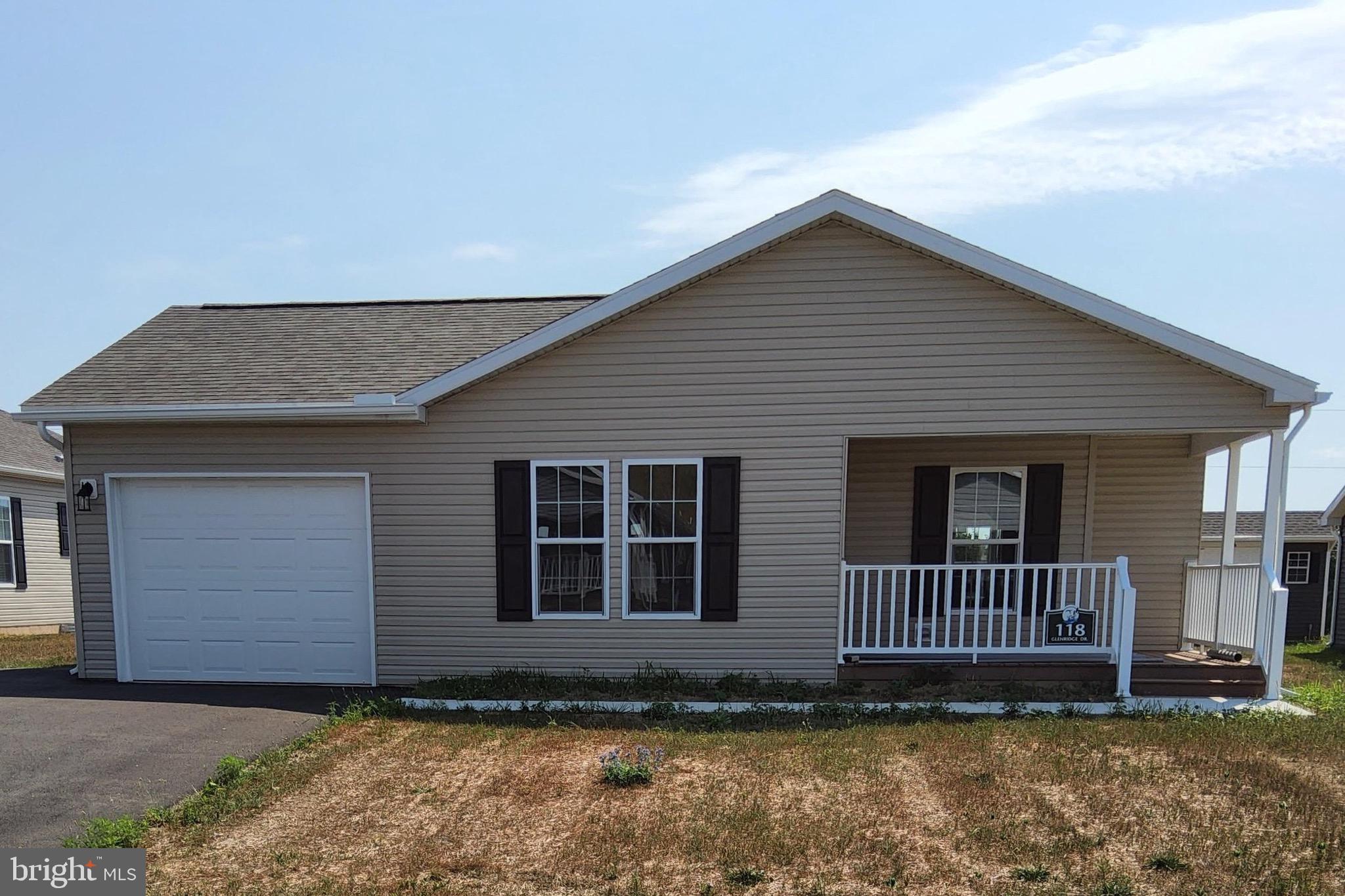 118 Glenridge Drive Carlisle, PA 17015 - Photo 1 of 4 Front/Streetside